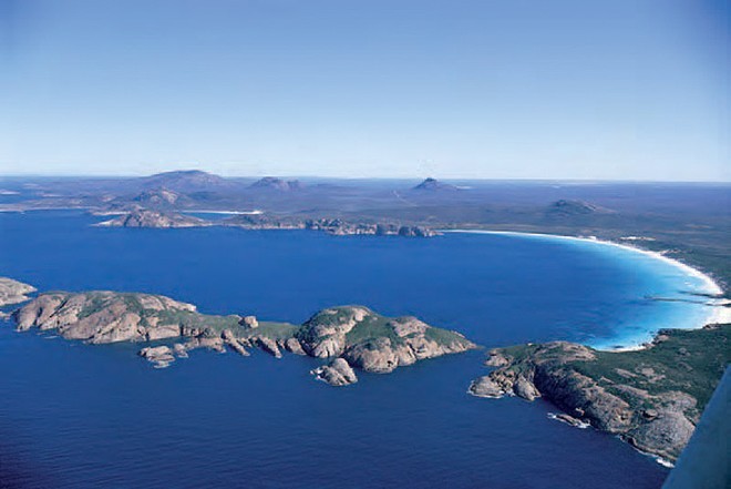 Esperance Bay, on the Southern Coast of Western Australia,   © Ocean Media . www.oceanmedia.com.au